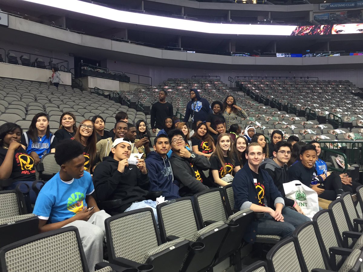 Mrs_KS_Britt's tweet photo. College fair✅ ready to hear our speaker for the evening! @LHSHarmon @TonyFontana24 #HarmonAVID https://t.co/W8ODdiPRtM