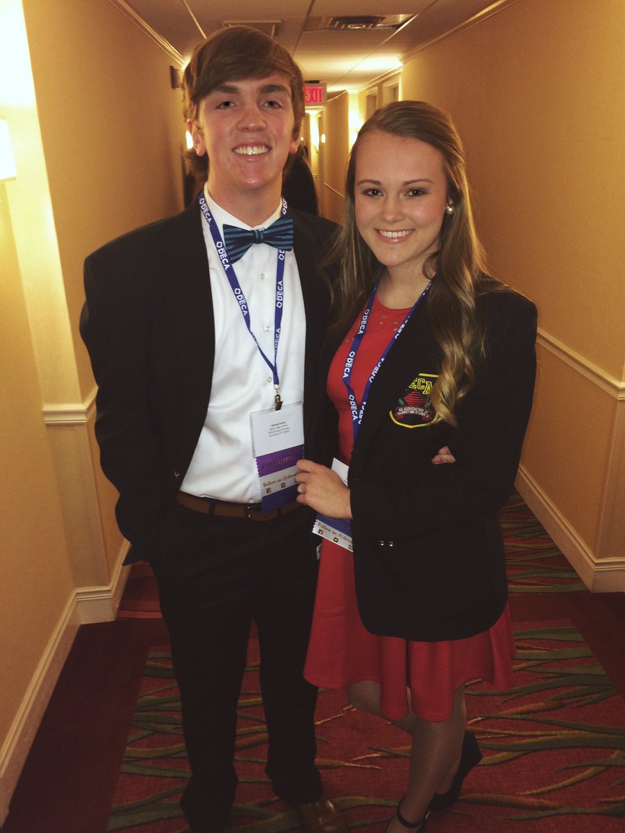 savannahdiel's tweet photo. Ayyyyyee @decatn #glassfactory https://t.co/pWyKFNde89