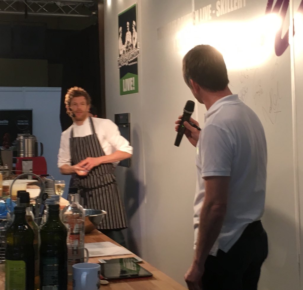 JamesM_Fresh's tweet image. Great to see @tomaikens @Hotelympia today #favechef #hotelympia2016