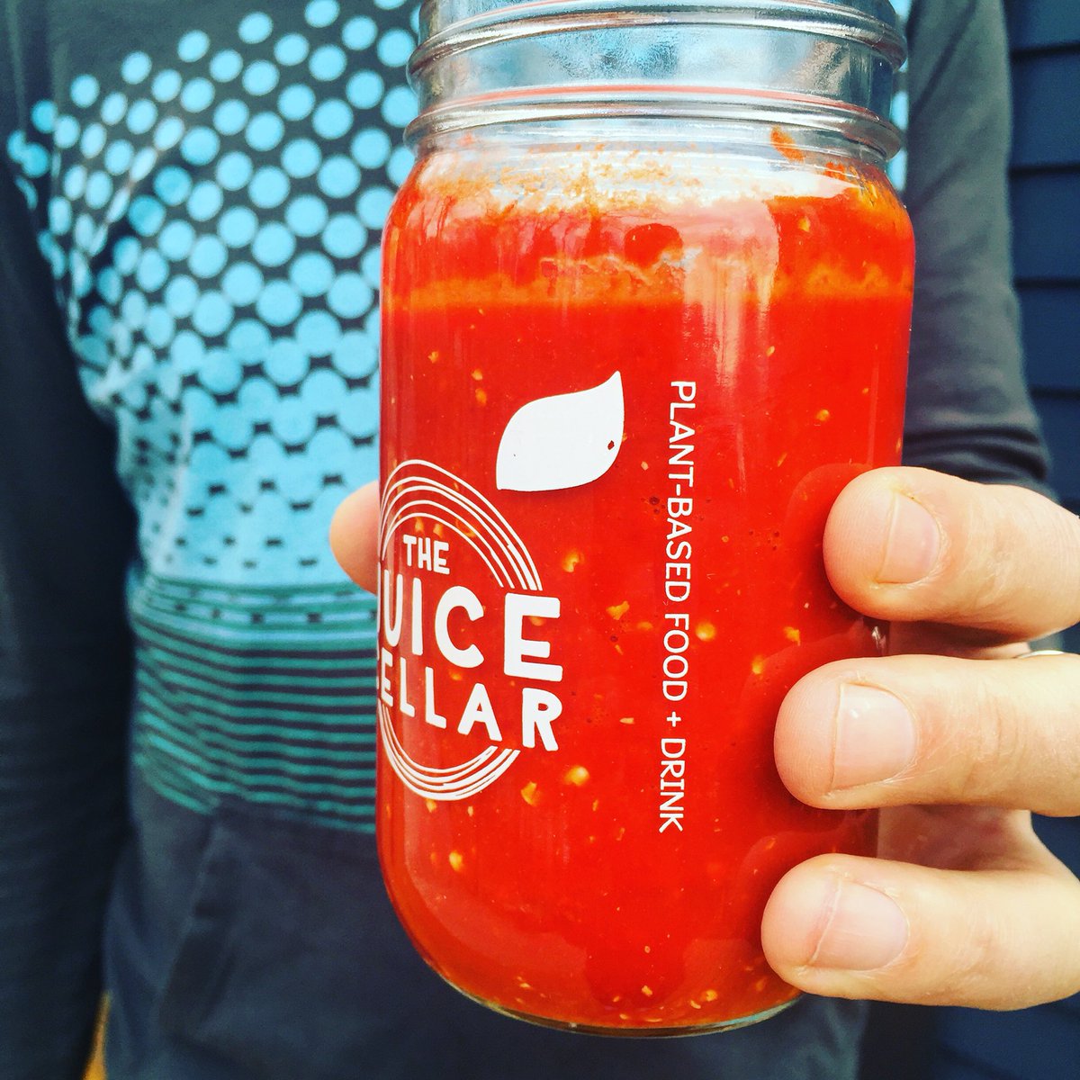 ScottJurek's tweet photo. Growing hot sauce! I love fermented foods—my Polish grandma would be proud. Ingredients: chilies, vinegar &amp; salt https://t.co/LkuvXuOWQC