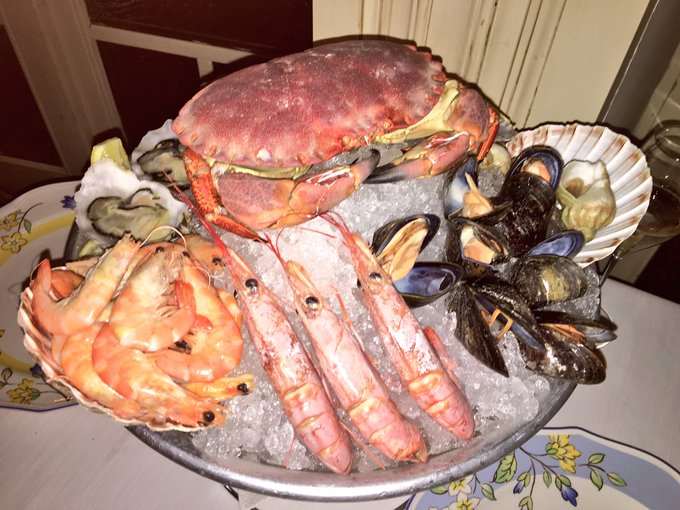 Sea dinner in Prague...😊🦀😋 https://t.co/eK1lm9uV0U