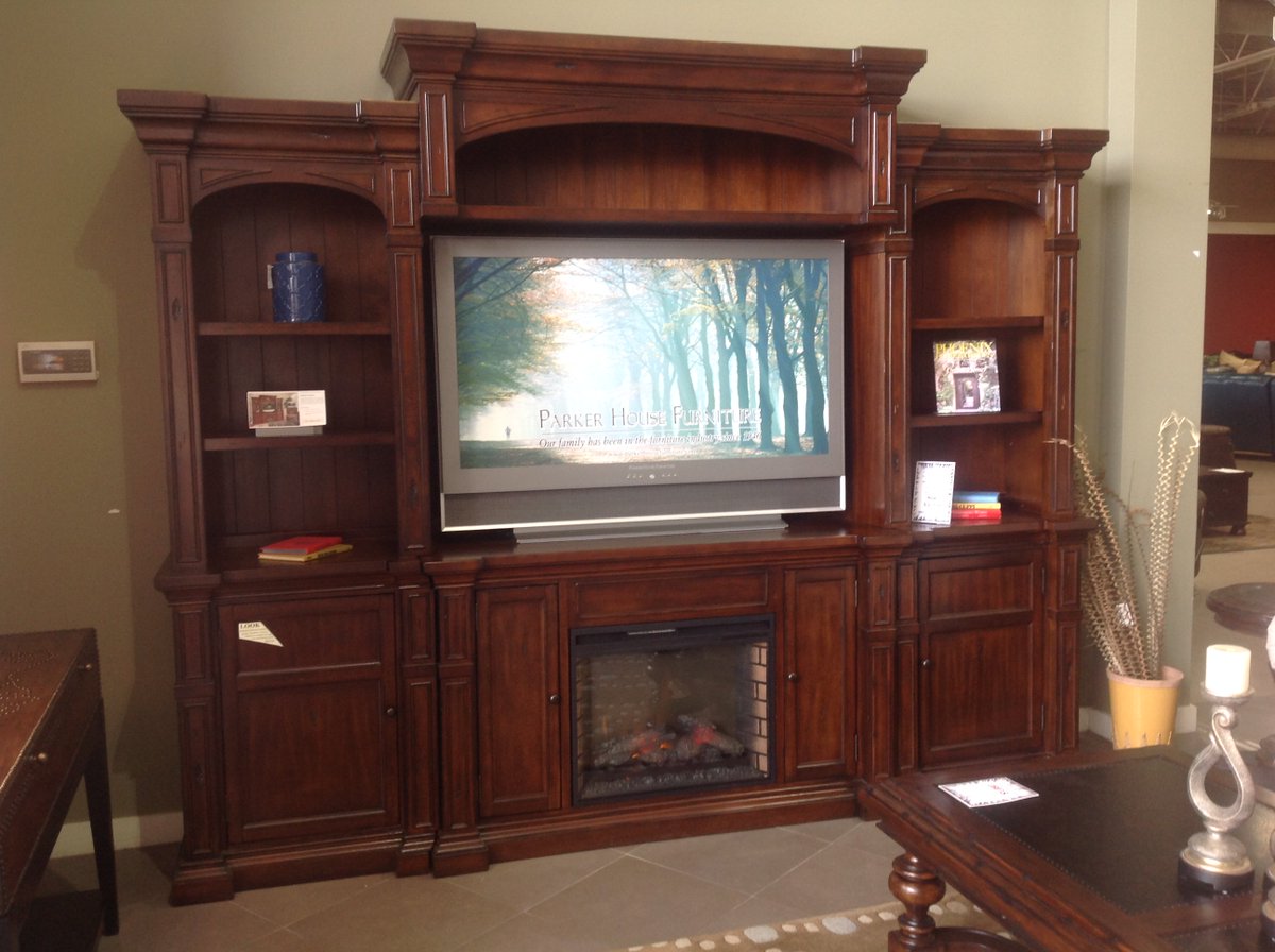 DesignSourceAZ's tweet image. Looking for dinning furniture? Living room? @DesignSourceAZ has it all! #comfort #onestop