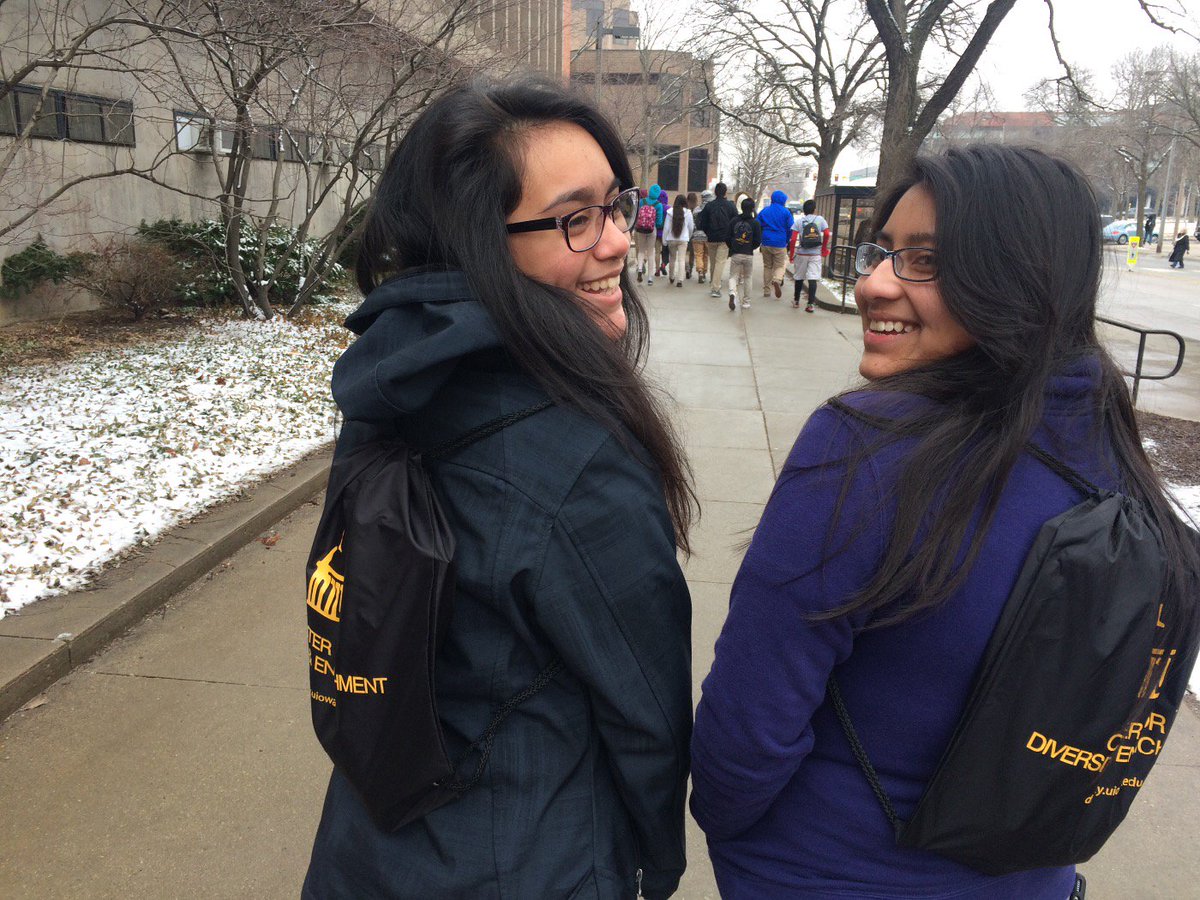 julia_minnehan's tweet photo. Touring the University of Iowa @AmosHiatt @thechapmanboys https://t.co/4VRk0xEhwy