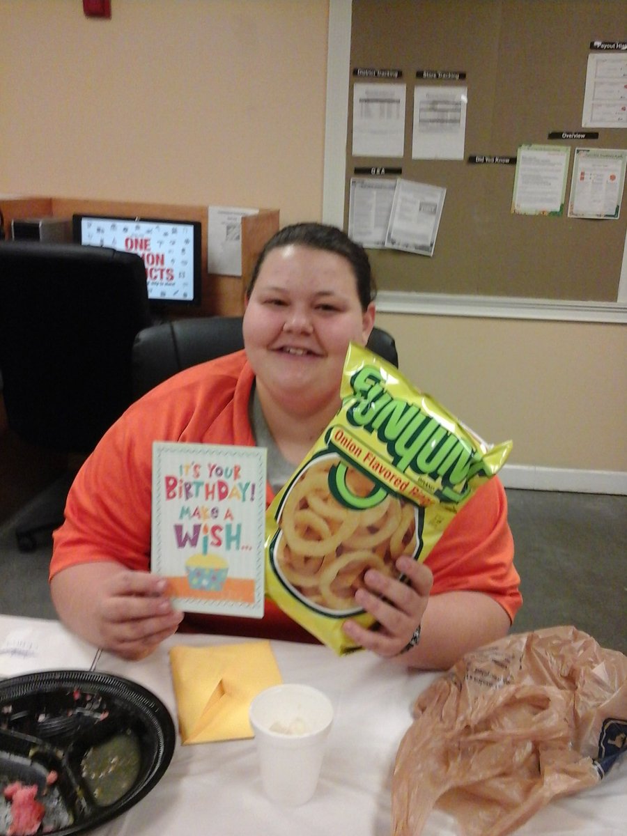 SBrewerTHD93's tweet photo. 🎂Happy 22nd Birthday!! Anna🎉 @Brianthor1 https://t.co/lYYSBBhcgs
