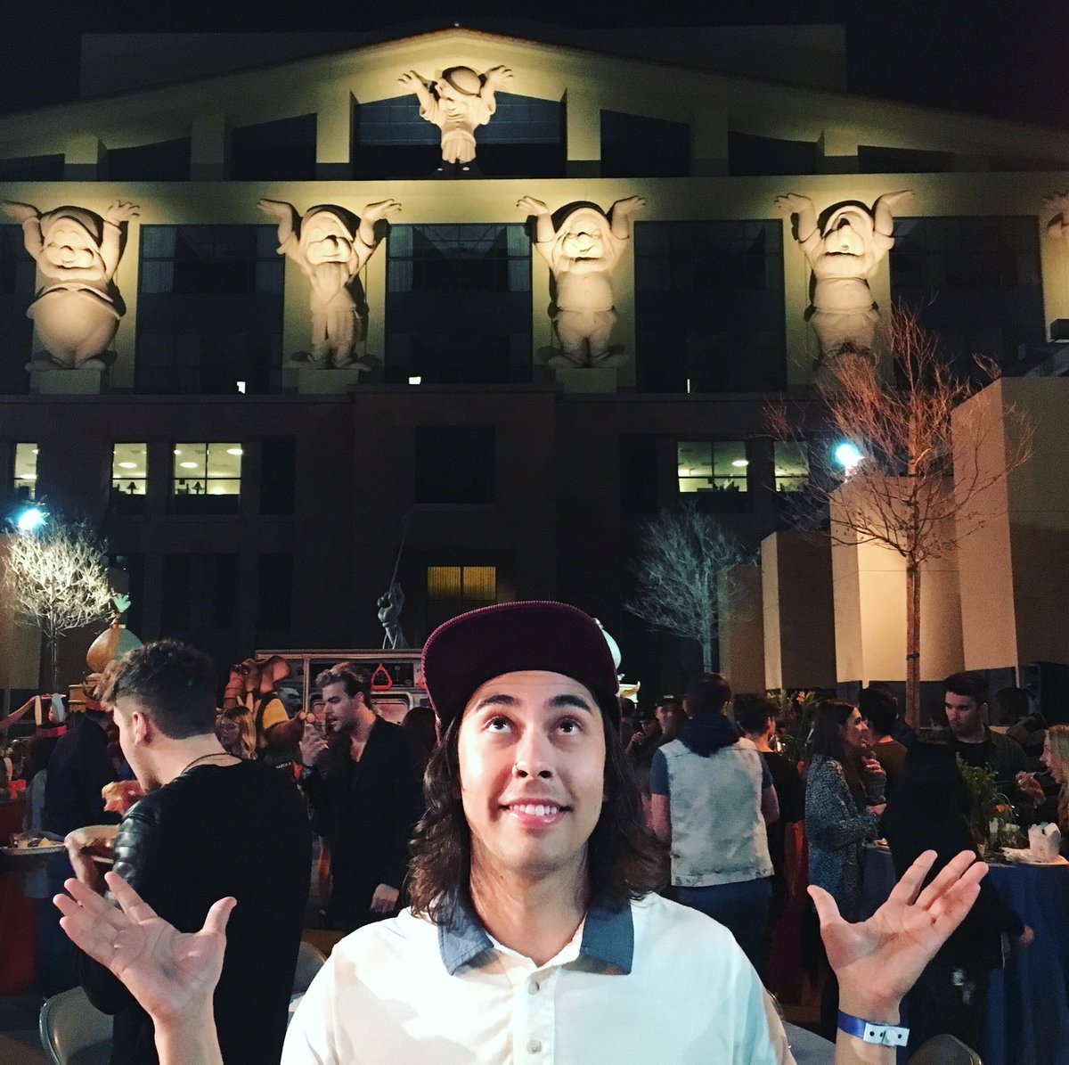 piercethevic's tweet image. 🐭✨ Feeling like a princess on the Disney lot