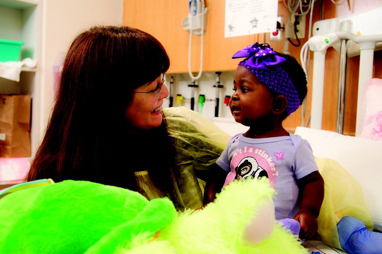 UNC_Health_Care's tweet photo. .@uncchildrens nurse found her calling while working in a Nobel-winning lab at Duke. https://t.co/m5EoPDmiGA https://t.co/6fmN9MrEL2