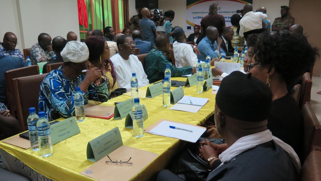 Présentation des 33 candidats à l’élection présidentielle au #Bénin rfi.my/1QVc4jr #Vote229 #Wasexo