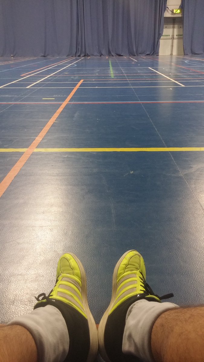 danimellow5's tweet photo. Ready for training! Its a important week for us, we need the victory this weekend! #gotoplayoffs #123sheffield https://t.co/Zwedd79olH