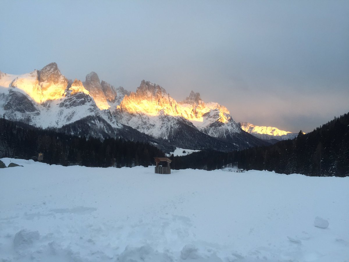 #neve #sanmartinodicastrozza #natura #dolomiti #tramonto
