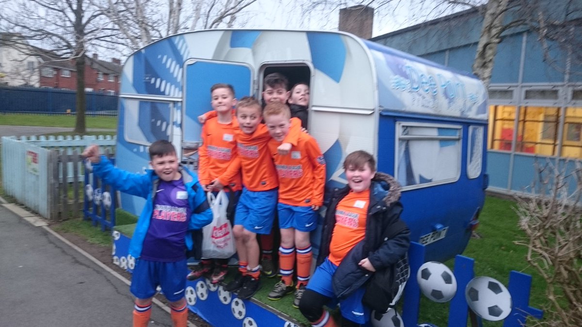 DeePointPrimary's tweet photo. A league topping victory tonight against a tough Lache team. We celebrated in our team caravan!  @CSFAPrimaries https://t.co/6NnRpefPJF