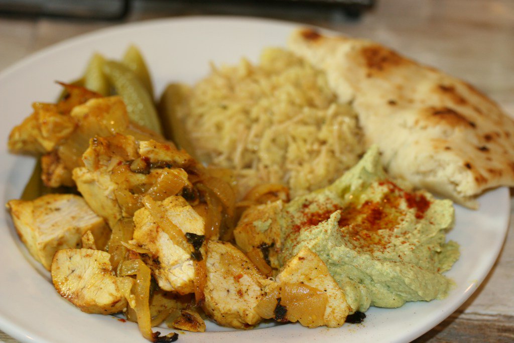 Roasted Chicken Shawarma with Cosmic Hummus, Naan bread and Rice a Roni.… whiskeynwry.com/2016/03/03/roa…