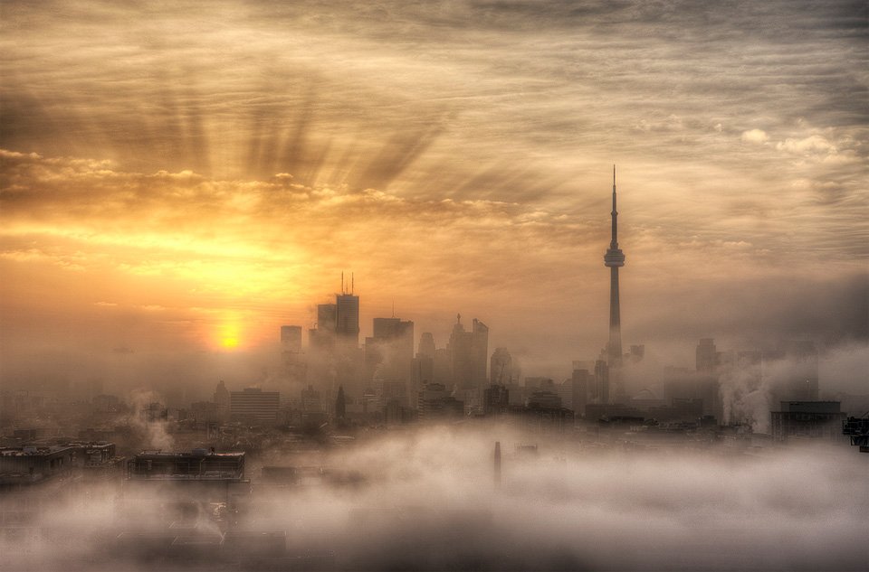 Piclogy's tweet photo. Good Morning #Toronto | Photography by ©Richard Gottardo https://t.co/UqlmzaRcDu