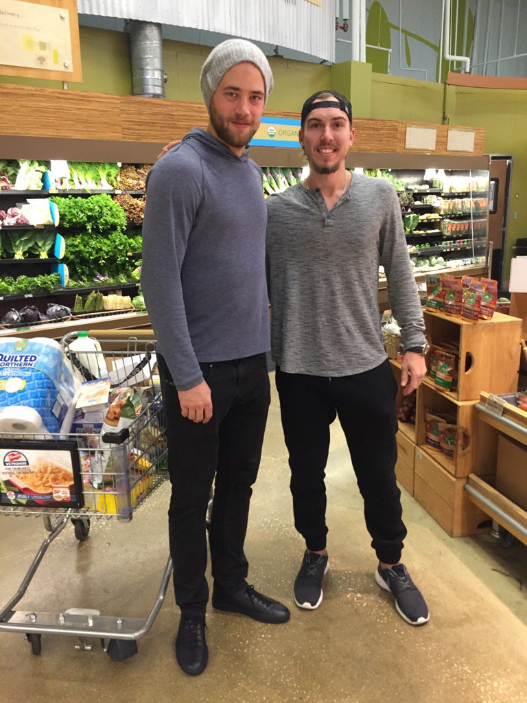 scolumbus20's tweet photo. For example my bf ran into @heds77 and asked for a pic and Hedman stopped shopping and let him #com242 https://t.co/LxveL8PRte