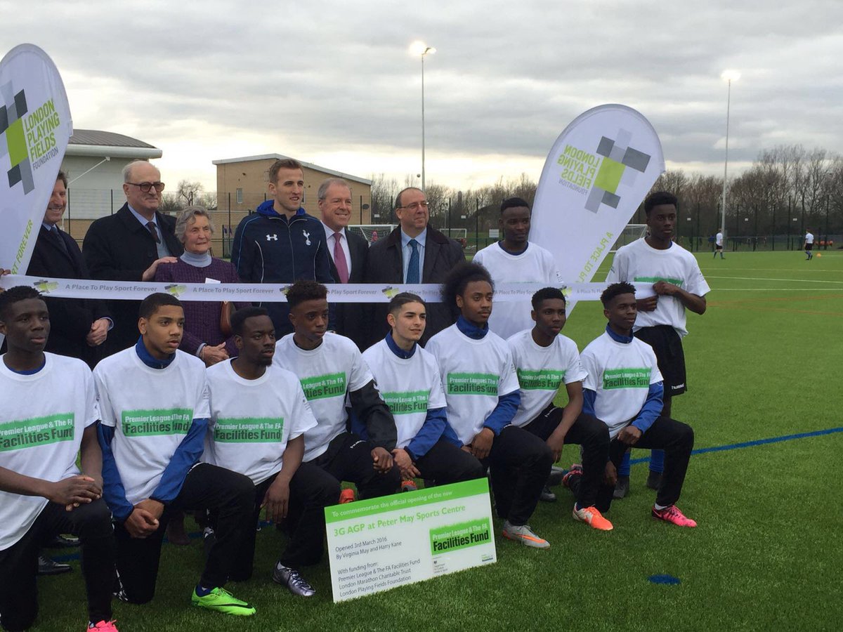 TheLPFF's tweet photo. Today we opened up our new 3G pitch at Peter May Sports with a little help from @HKane #grassroots #London #THELPFF https://t.co/4IvqTT2n69