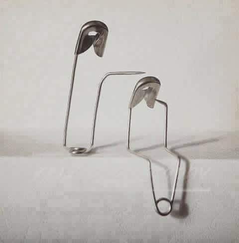 مافائدة كل هذا الكوكب وكل هذه البشرية اذا لم تجد كتفا حانية تسندك عند انكساراتك ...