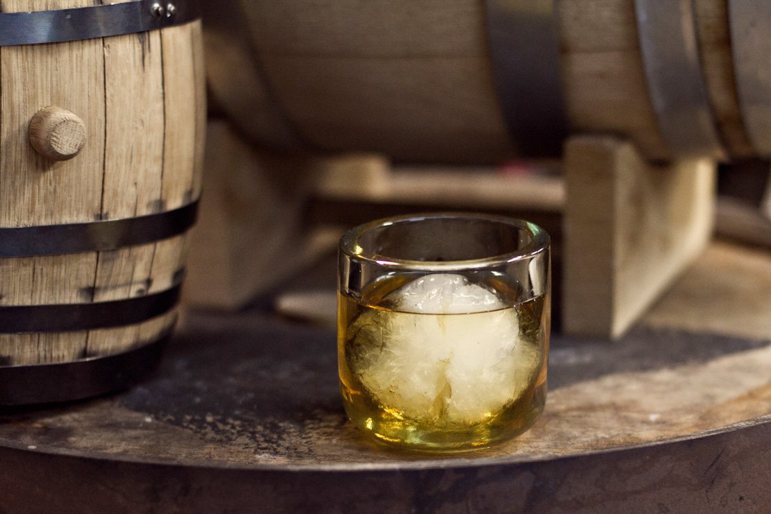 savourdotie's tweet photo. Pour yourself a #whiskey, get comfortable &amp; enjoy our featured drinks #blog, @TheWhiskyBoys: https://t.co/mVXMpddxg1 https://t.co/ppULPATGoA