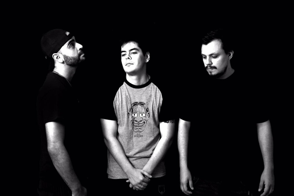 buendiaquetal's tweet photo. Nuevo propuesta musical! Rock alternativo! #anvpy https://t.co/IhCpSXYcyt