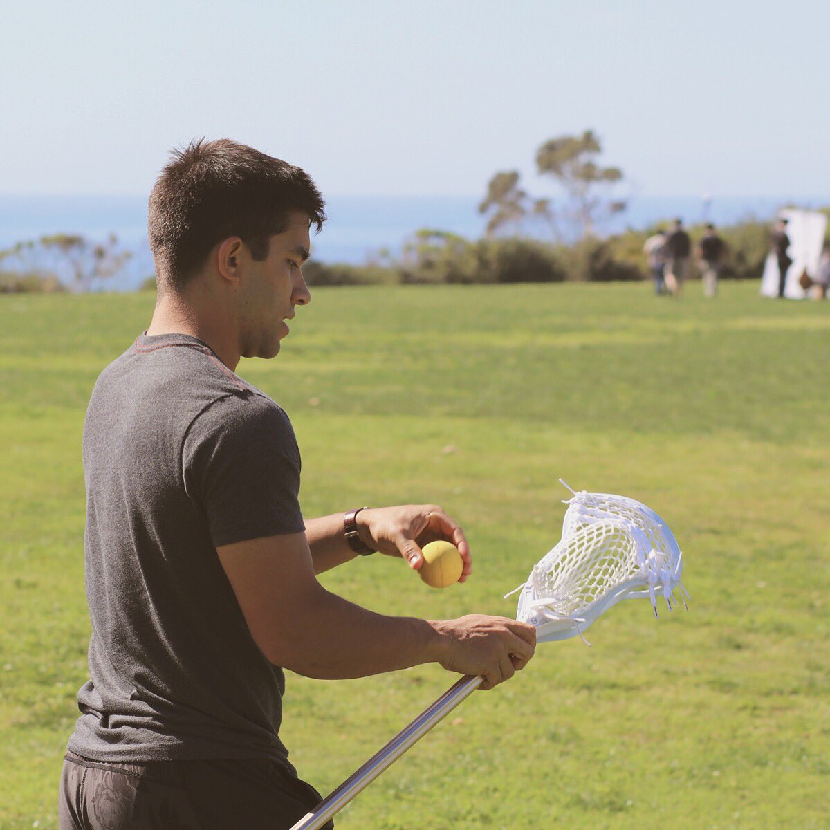 StringKing's tweet photo. @GKaleikau30 checking out his #StringKingComplete. Get the only complete stick used by the pros for only $99.99 now. https://t.co/5x8liBueVG