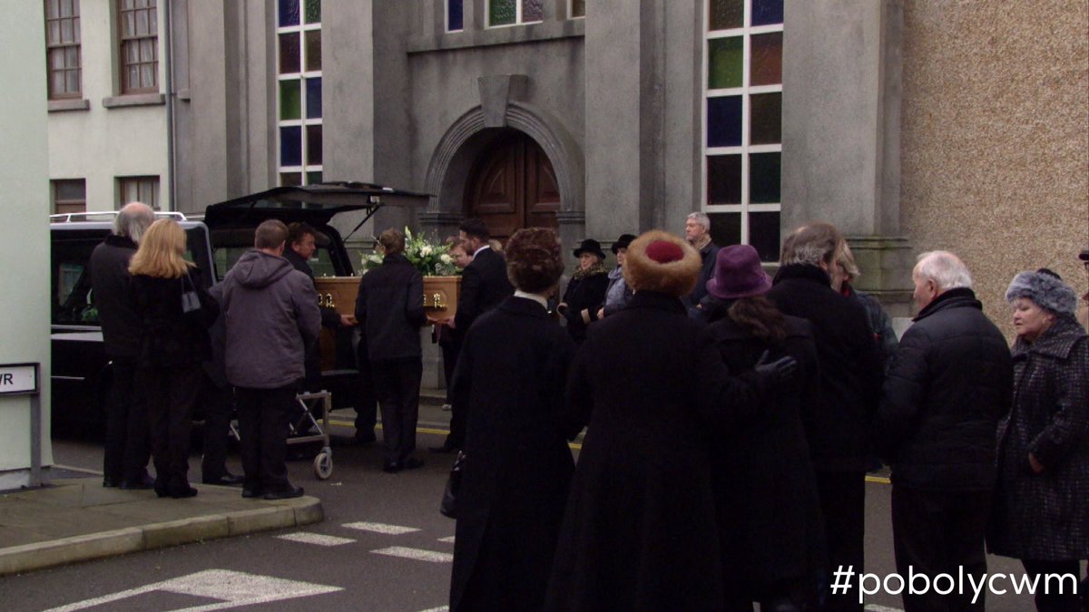 pobolycwm's tweet photo. HENO|TONIGHT: Gwasanaeth yn cychwyn / Service will start > Capel Bethania 8:00 @S4C #AntiMarian #pobolycwm https://t.co/461OMVuvOv
