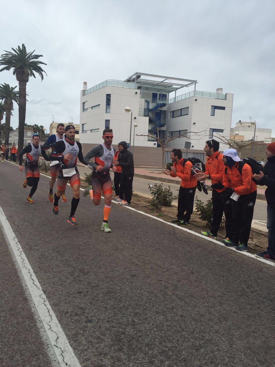 @FedTriatloCV aquí 2º segmento a pie,sin <a href="/cristianse75/">cristian sebastia</a> ni Alejandro Pérez Guarner ya retirados #CTCNoHaceTrampas