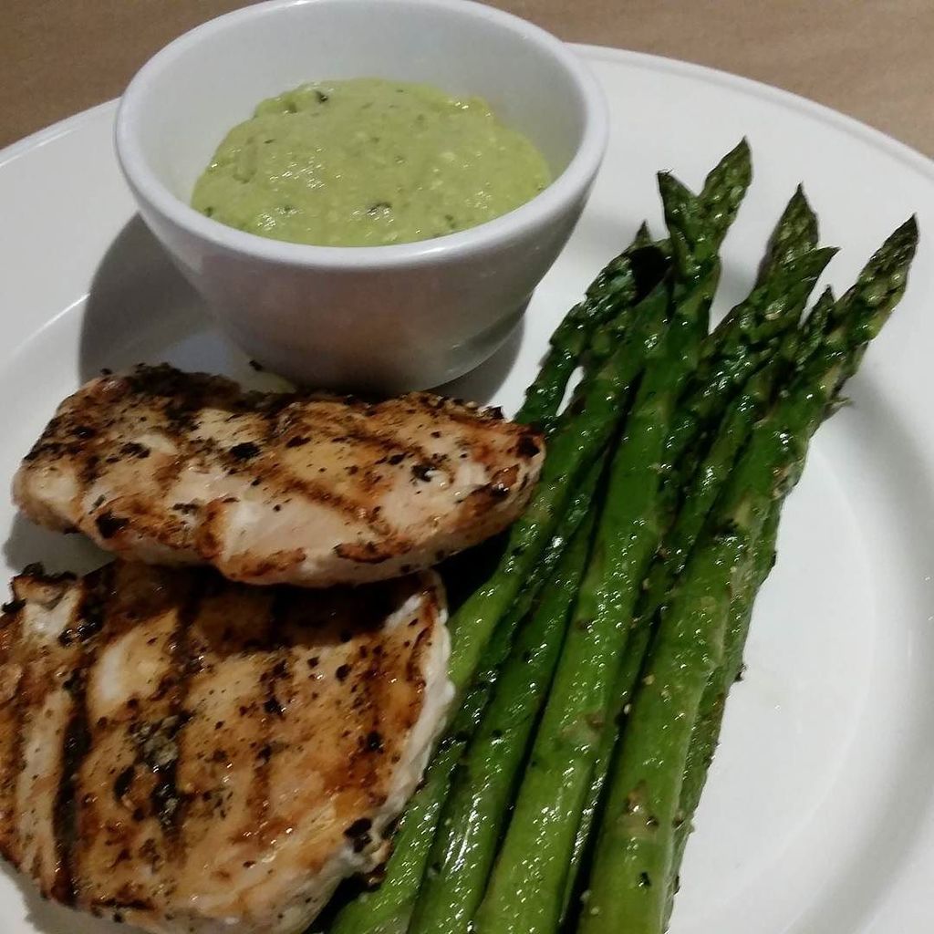 4CoreFitness's tweet photo. Lunch! Done with the heavier carbs for the day. Now the carbs will come from veggies! #bodybuilding #carbtiming #ca… https://t.co/Ubqg4jR25S