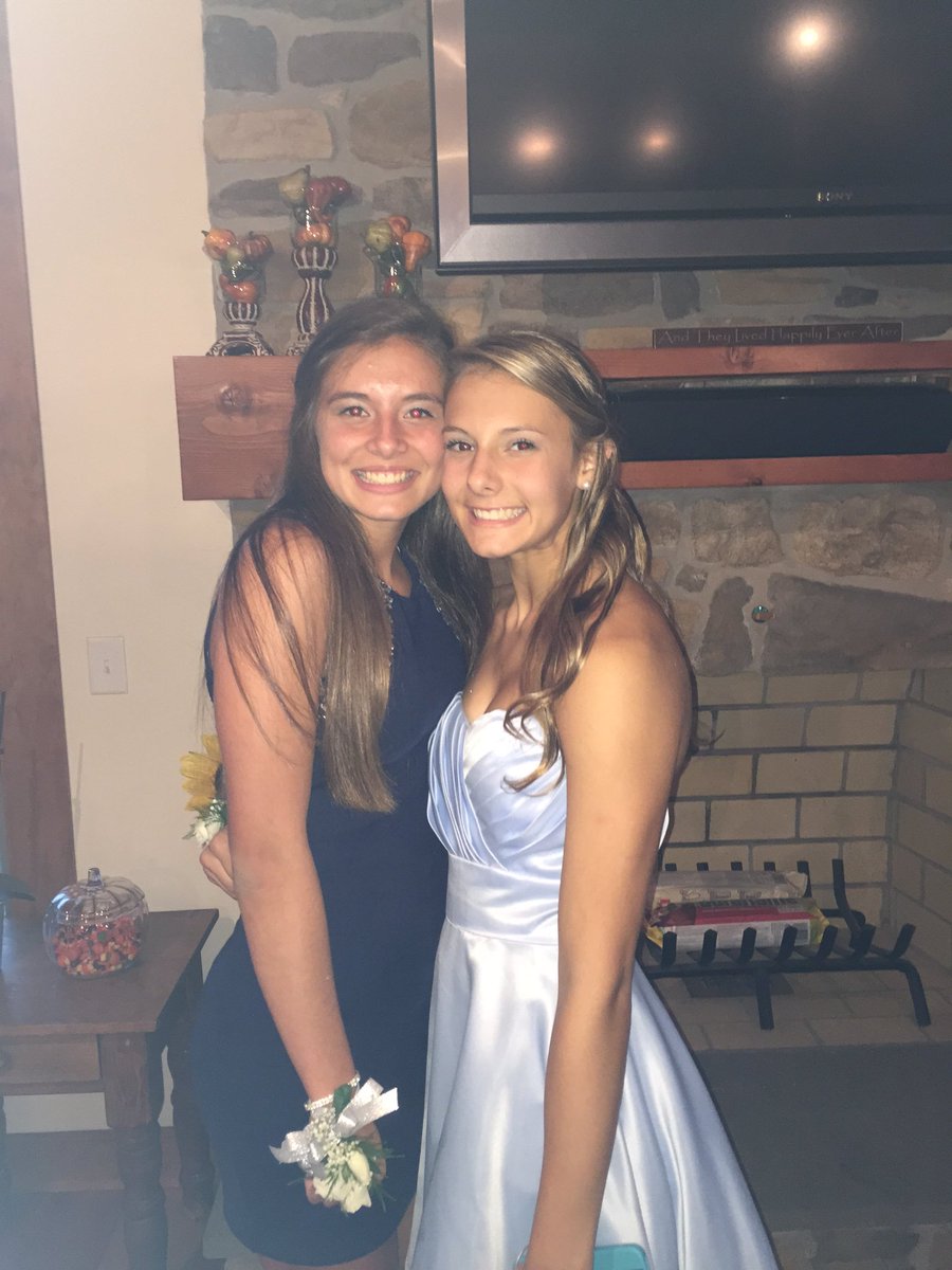 calistadraves's tweet photo. happy bday love u;) 💞@alysoncasey08 https://t.co/sMhGBCsEZK