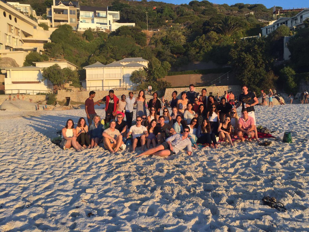 leechen48's tweet photo. Tut group bonding sesh on Clifton 2nd #Tutgoals #2016PGDA #tut3 #sunsets #SquadingInPublic https://t.co/7Q3aAychnM