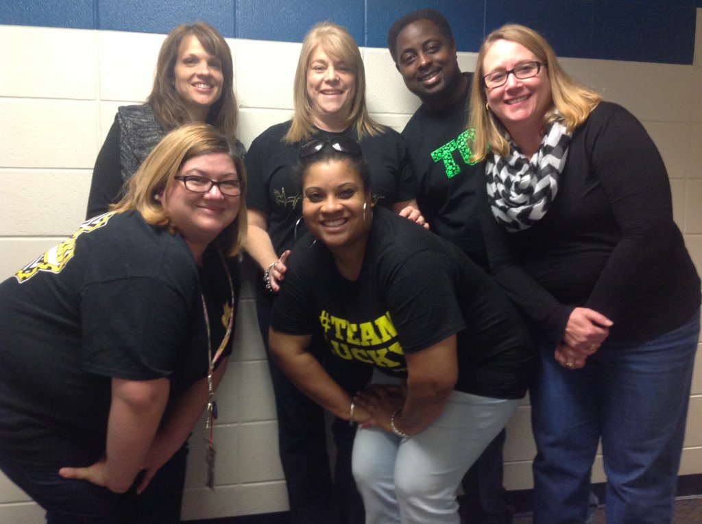 MrsFolkerTCE's tweet photo. Bring it home Liberty County High! #statechampionship https://t.co/Qs7K9qXfK7