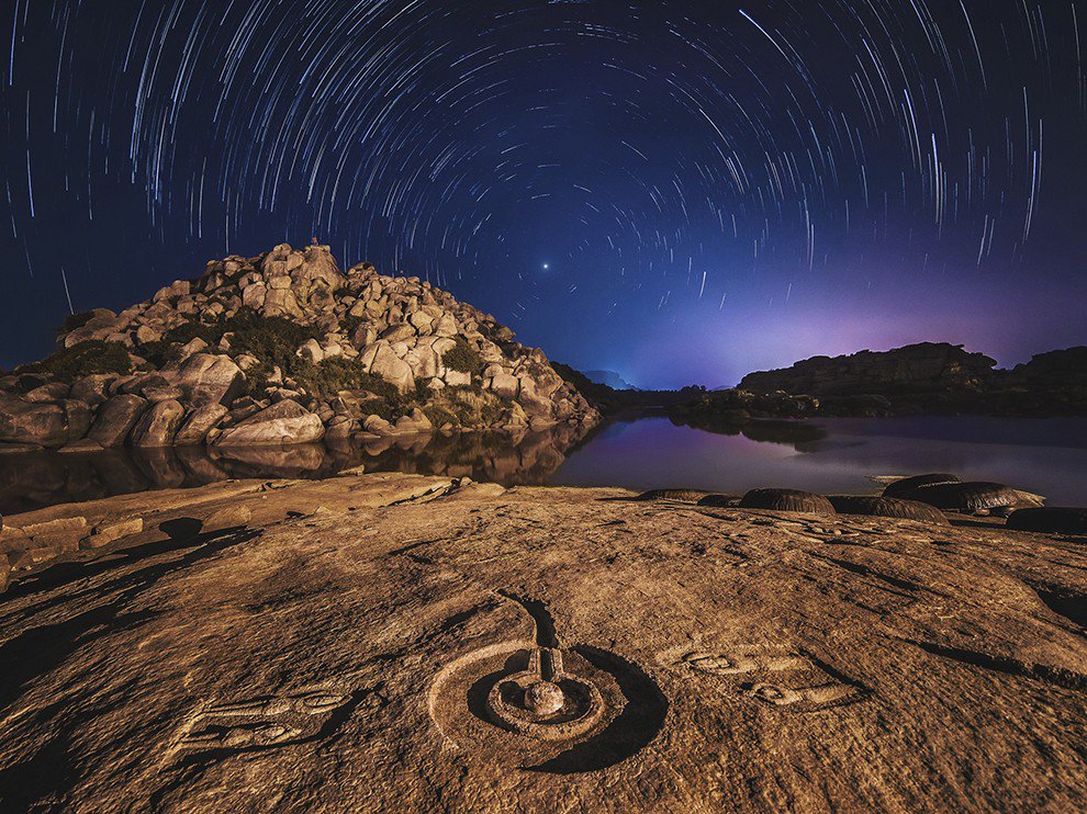 YourPrint_IE's tweet photo. This surreal photo taken in Karnataka, India is our #POTD https://t.co/liIE7Ed4wI https://t.co/BGeP80EZWn