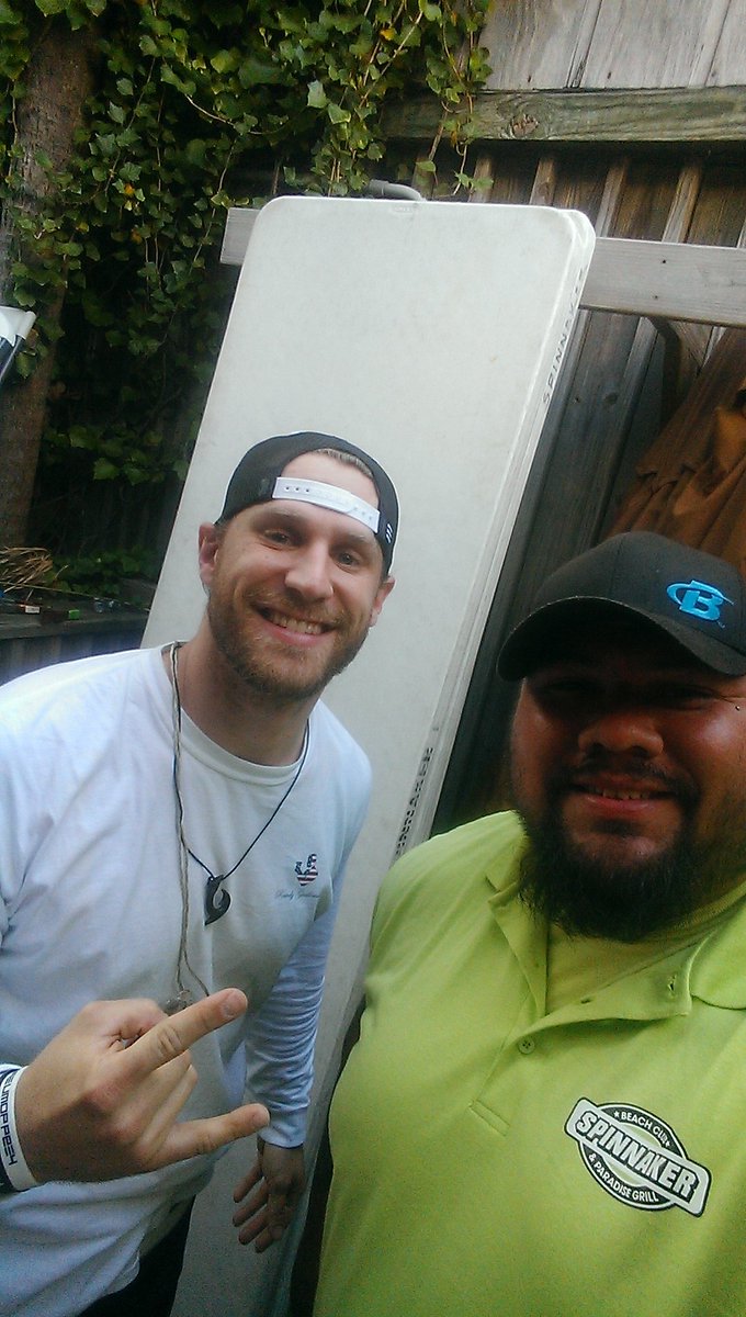 therealBrawler2's tweet photo. Chilling with chase rice #HDEU #pcb https://t.co/zkTBKmAM6e