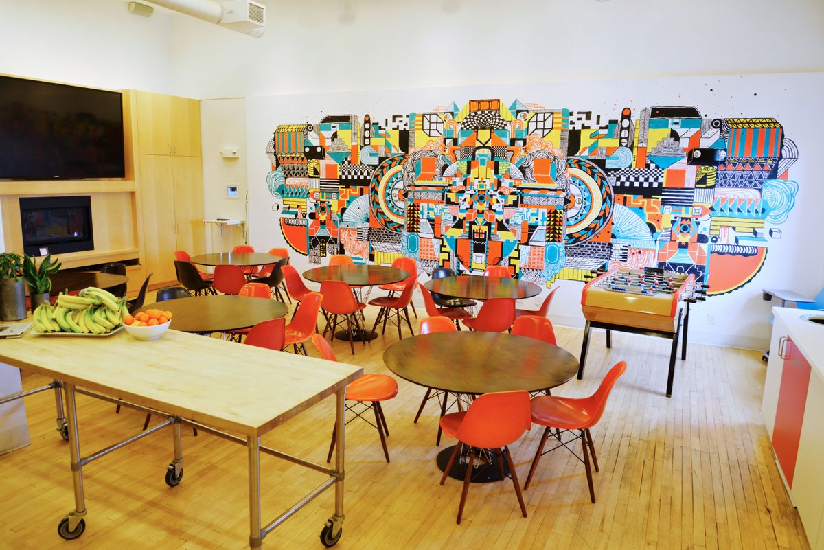 AIGAdesign's tweet photo. Surprise, surprise—1 of the coolest design co’s has 1 of the coolest offices @ideo Boston https://t.co/NtFEzCuFTI https://t.co/5smwTsM23M