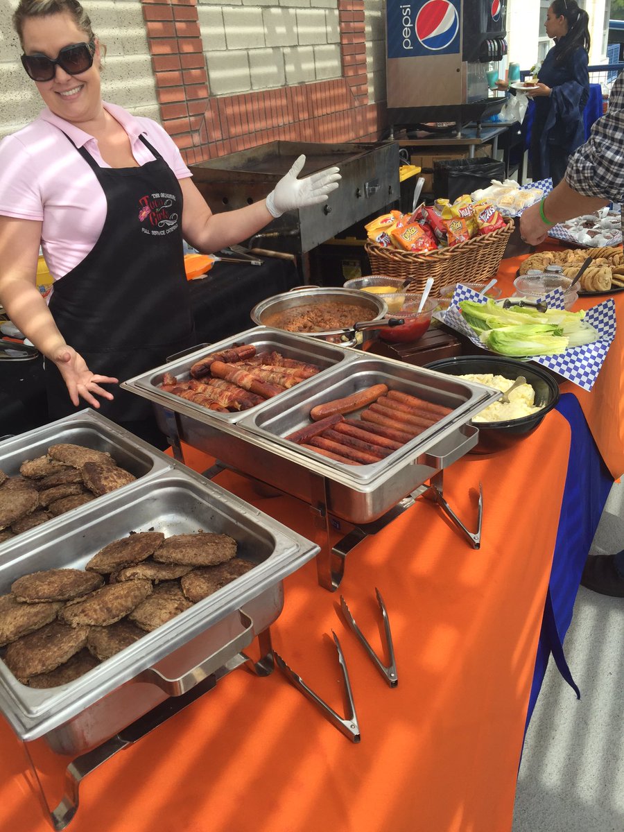 TitansMktg's tweet photo. Taco Girls taking over Doubek VIP! #JudiG @csufsoftball @FullertonTitans https://t.co/krhCPu86jy
