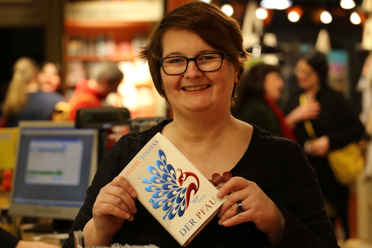 VedatDemirdoven's tweet photo. Lesung mit Isabel Bogdan - Der Pfau @buchundverstand, @BuchNippes, @media_log  @isabo_, #pfauparty #IsabelBogdan https://t.co/UQ6Sa8AII5