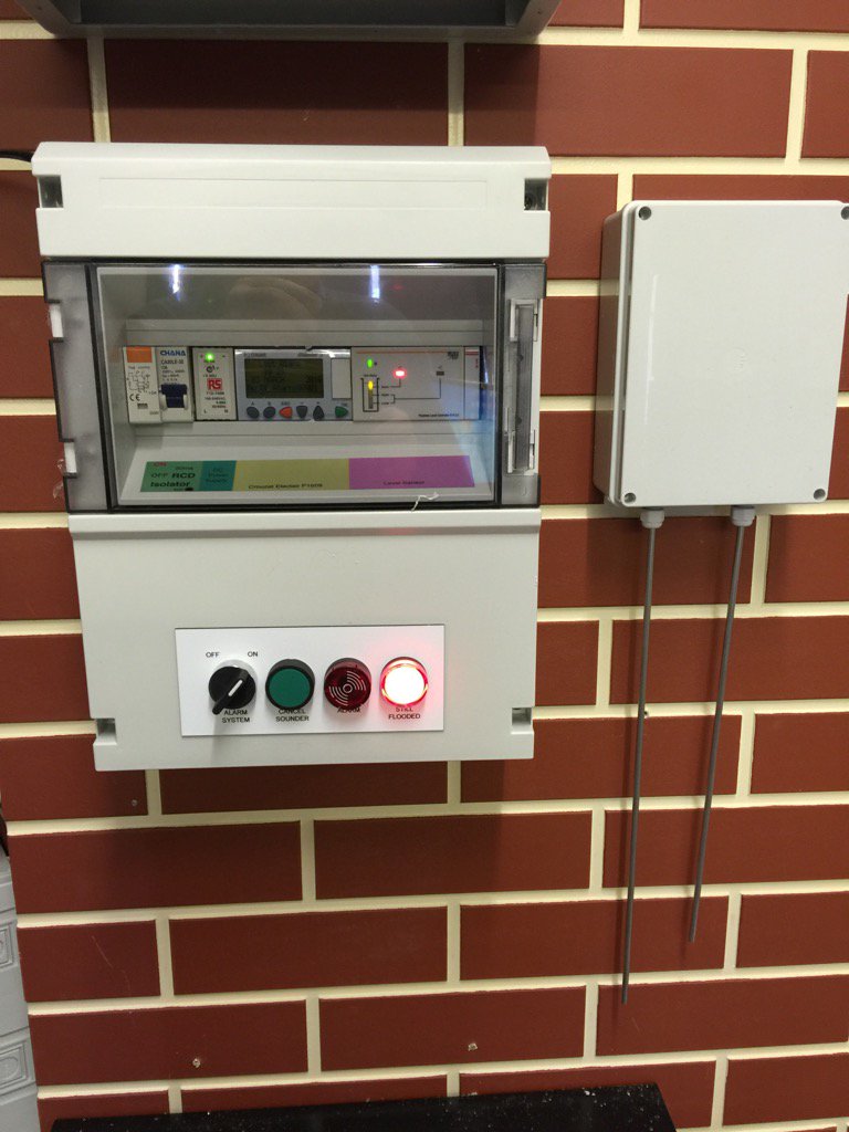 RogerElectair's tweet photo. Electair's Pool undercroft flood alarm with mains and flood monitoring https://t.co/n7wz6s5spr