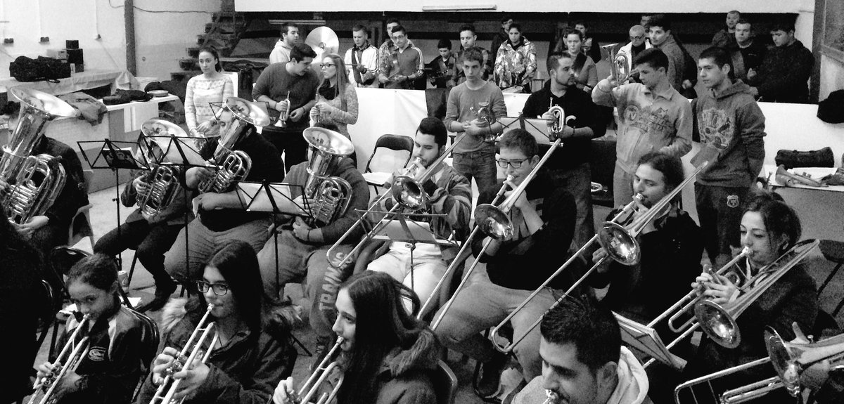 Ultimo Ensayo General de la semana junto a @JonathanReden antes del Certamen de la <a href="/Hdad_Redencion/">Hermandad de la Redención</a> <a href="/AMRedencion/">La Redención</a>