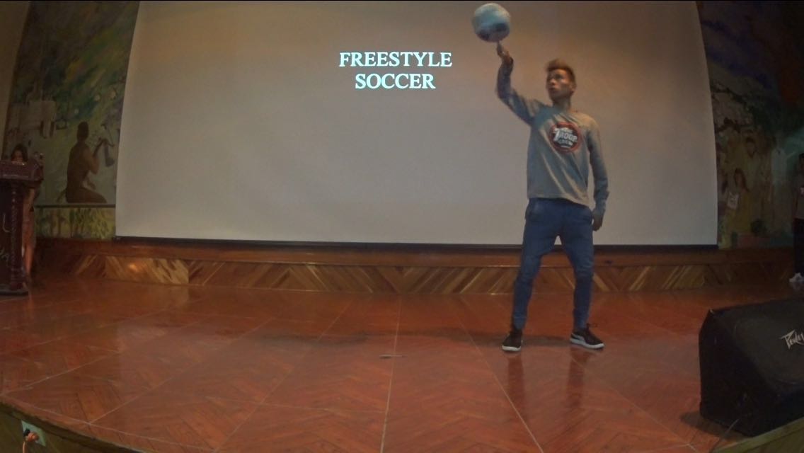 THETROOP507's tweet photo. @carlinfreestyle #freestylesoccer ⚽ https://t.co/wYgm37djwX