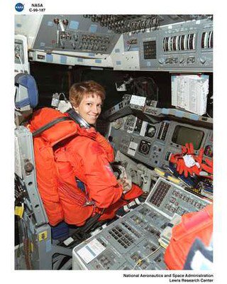 Astro_Mike's tweet photo. In honor of #WomensHistoryMonth, here is Eileen Collins, first woman Commander of the Space Shuttle https://t.co/K5mLX4Wxs9