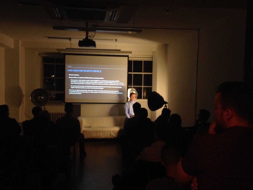 eimeartwalsh's tweet image. @onejamesbrowne shedding light on the big #questions with #vuejs. #londonvuejs #meetup #londontech
