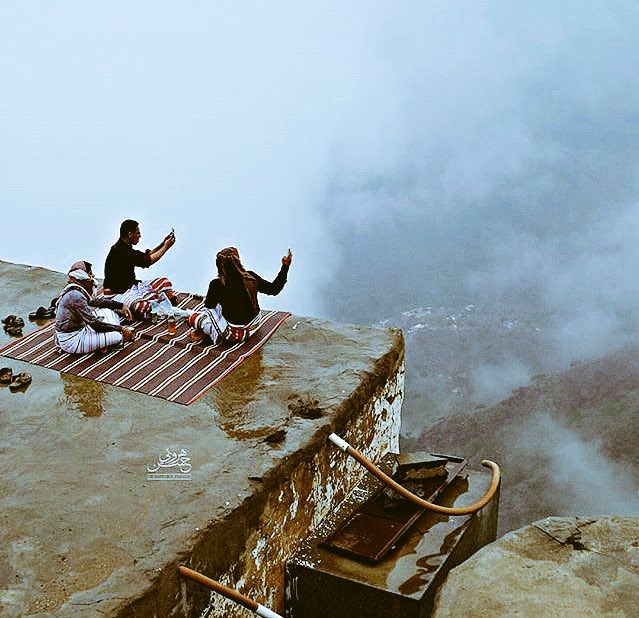 foooort's tweet image. المطرررررر⛈🌧⛈🌧🌧🌦 #ايه_اللي_بيغير_مودك