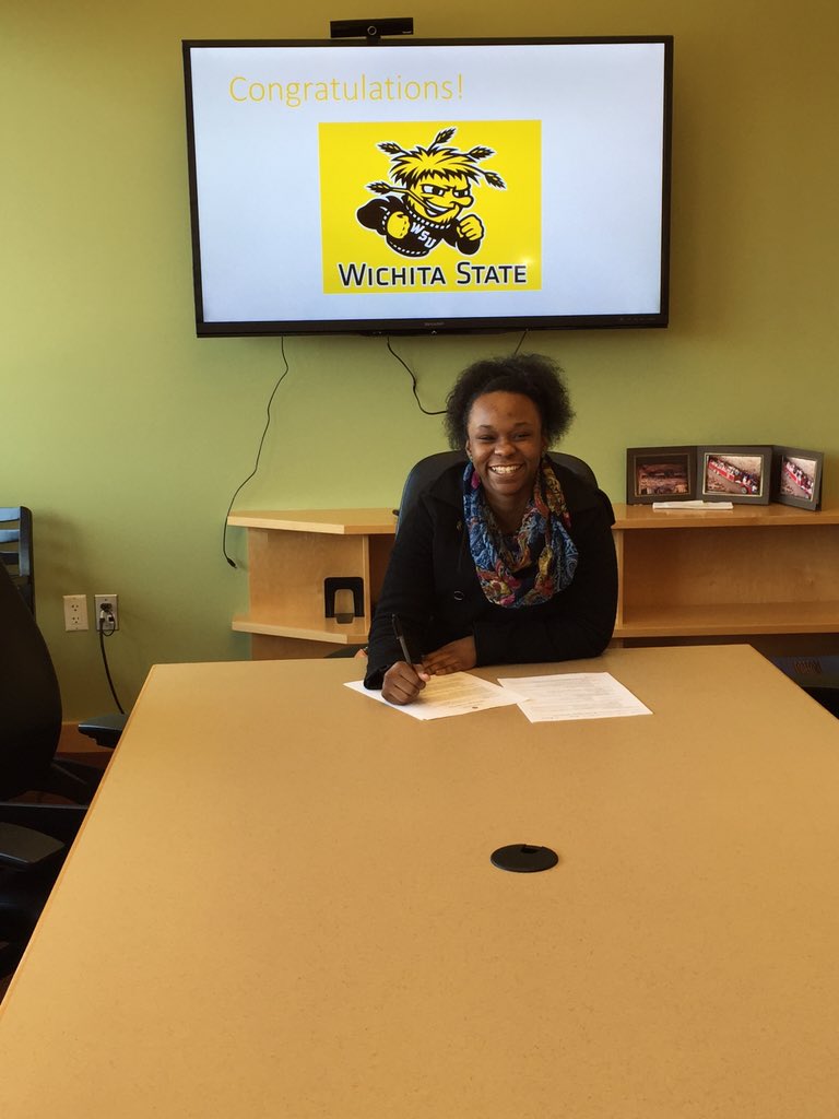 Tom Clark tweet media