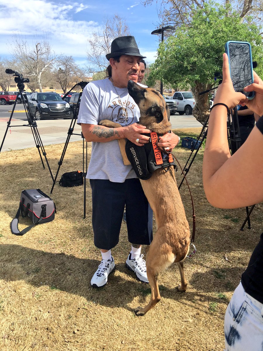 Got to meet a sweet rescue named Layla here in Las Cruces for #Goethe film fest! https://t.co/LsmTrBXI9r