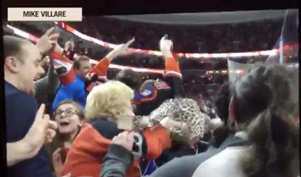 PhansofPhilly's tweet photo. The old flyers fan who threw her bra on the ice gets 2 FREE spots on a Flyers day bus trip..if we can find her! https://t.co/FxaixqTQhJ