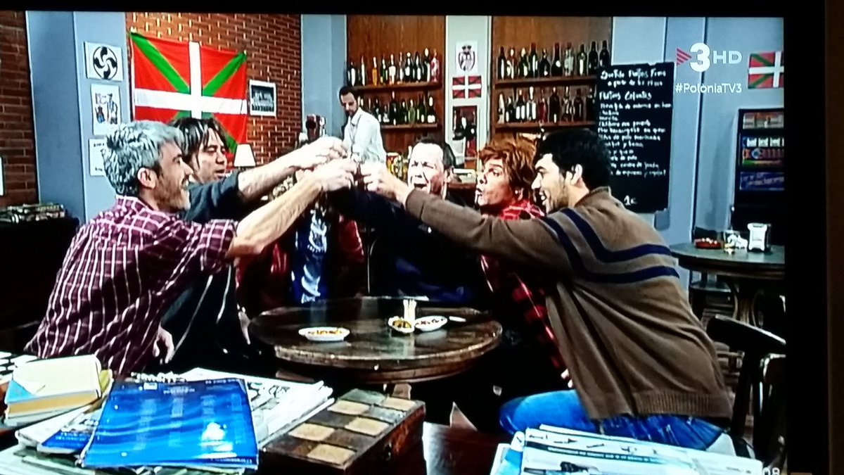 martapfdez90's tweet photo. #FreeOtegui presente en el @poloniatv3 de hoy
¡Fantástico! 👍👍 https://t.co/x7rFIpNBhO