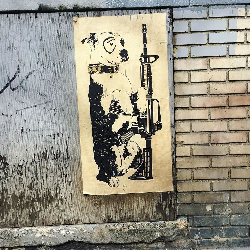 logotypus's tweet photo. #streetart #dog #gun https://t.co/SEitdCjax7 https://t.co/oKOvrQfxbu