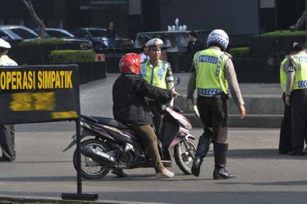 infonetizencom's tweet photo. Operasi Simpatik Jaya 2016 di Kota Depok https://t.co/5YK45Gk3U6 #operasisimpatik #depok https://t.co/L5HgwcbJl3
