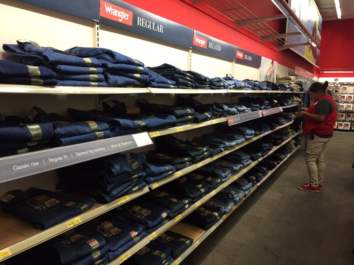 Marlin making the men's jean wall look amazing!! Thanks Marlin 👖🎯 #t1418 #youmaketarget