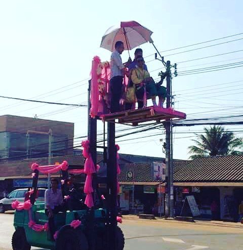 safetyphoto's tweet image. งานแต่งที่ไหนน้อ😕😕 #forklift #safety safetyphoto.co.uk/safety_news/%e…