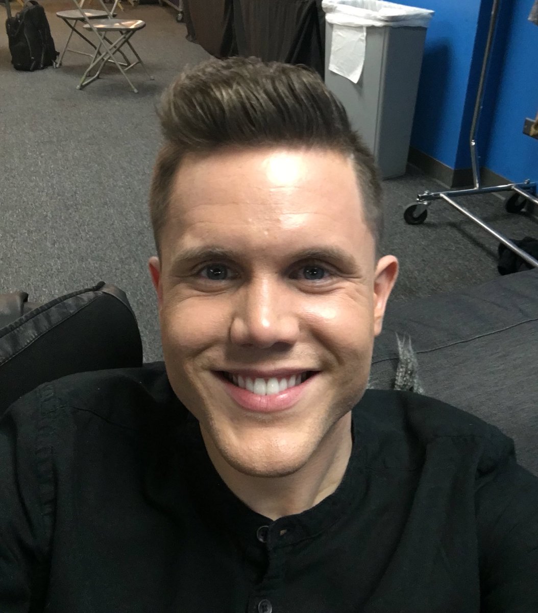 AmericanIdol's tweet photo. RETWEET to show your love for @TrentWHarmon and don't forget to VOTE! #IdolTop8 https://t.co/km3t7NW63G