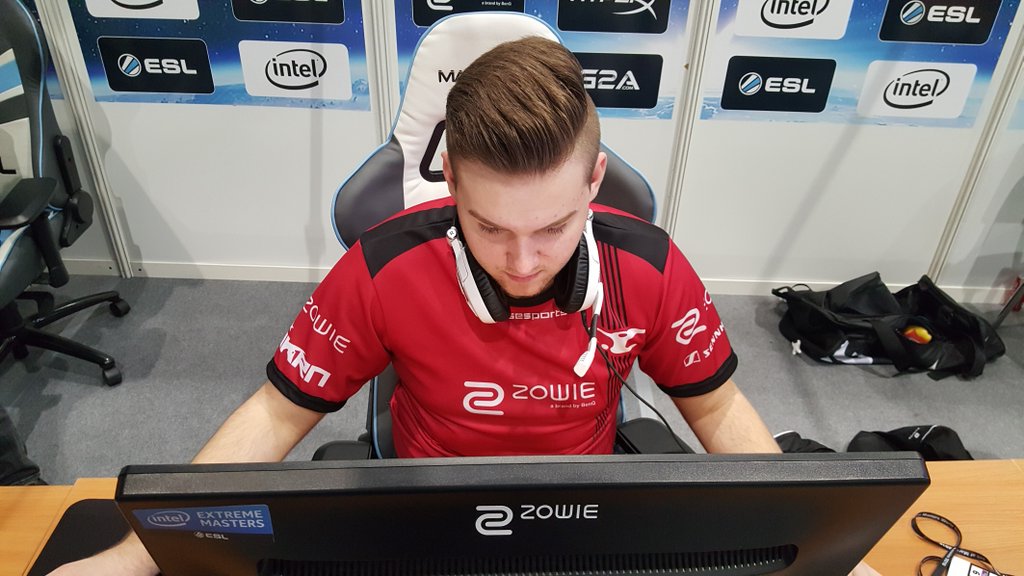 BenQ_Mexico's tweet photo. CS:GO en @IEM Katowice, donde BenQ #MonitorForChampions está presente, repetición: https://t.co/2i4oDPxqQc https://t.co/lOVAXVhYm0