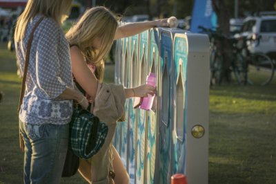 watercorpwa's tweet photo. Think green, #BYOwaterbottle to @HydeParkFair this weekend &amp; top up at our hydration stations https://t.co/BhMRzo1qVd